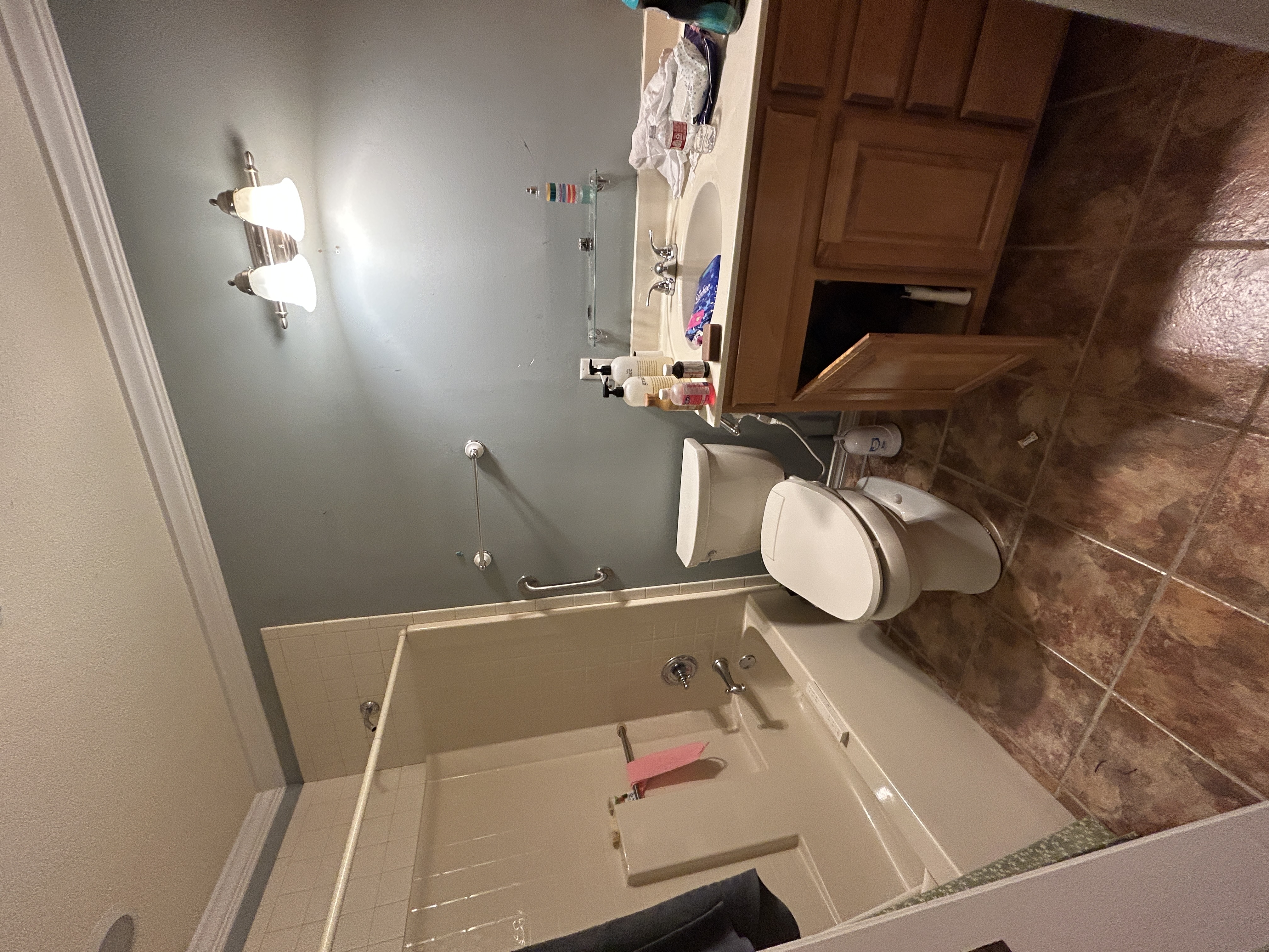 Real Estate & Personal Property Auction Image