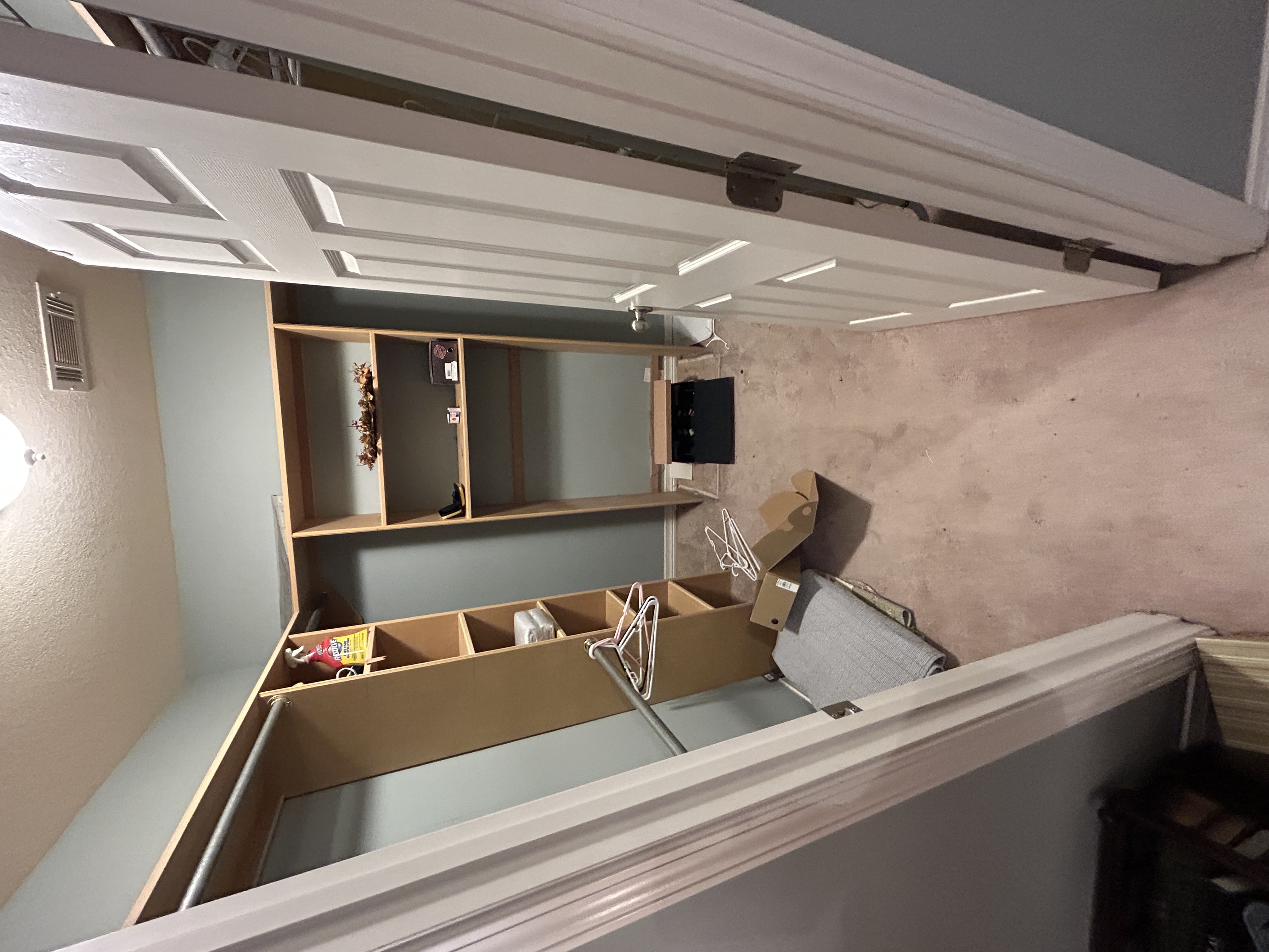 Real Estate & Personal Property Auction Image