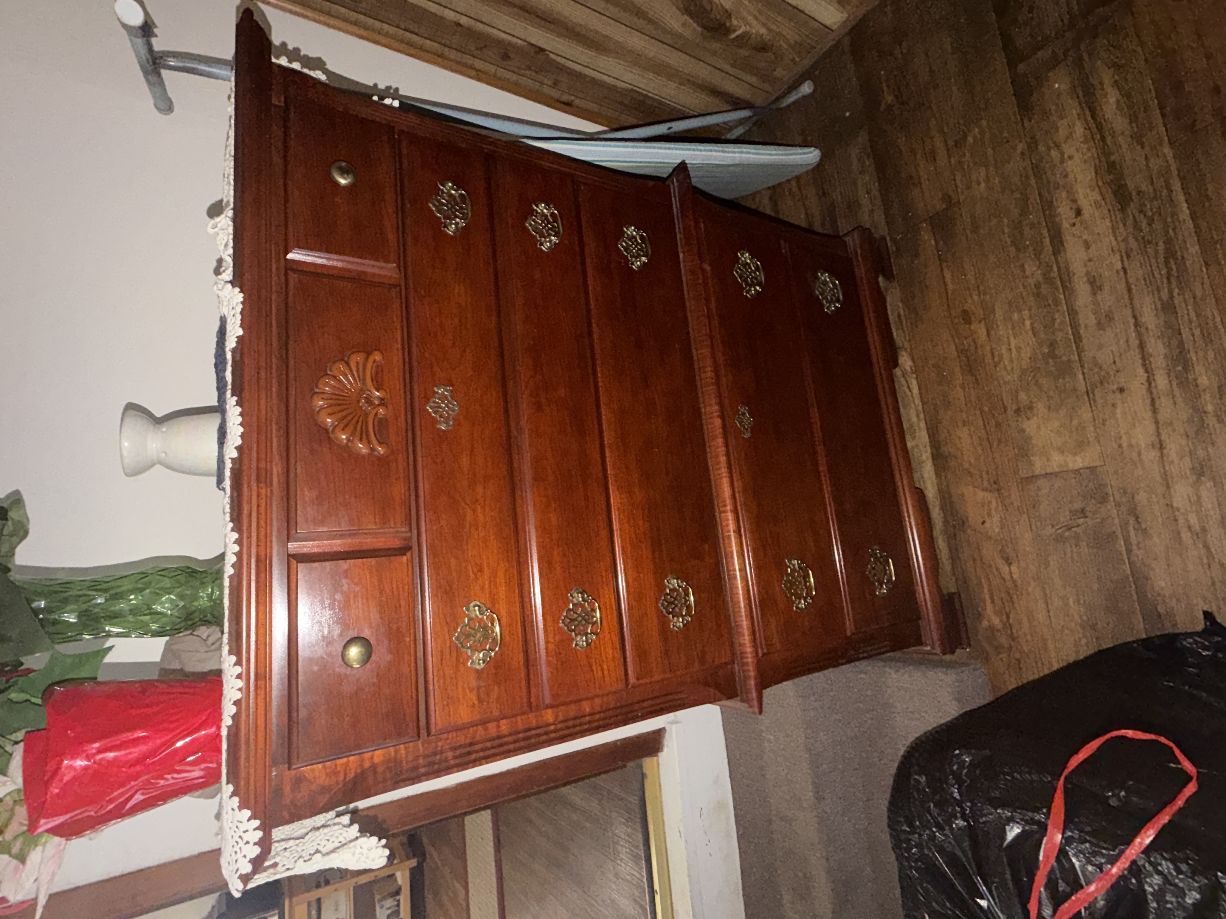 Estate Auction Image