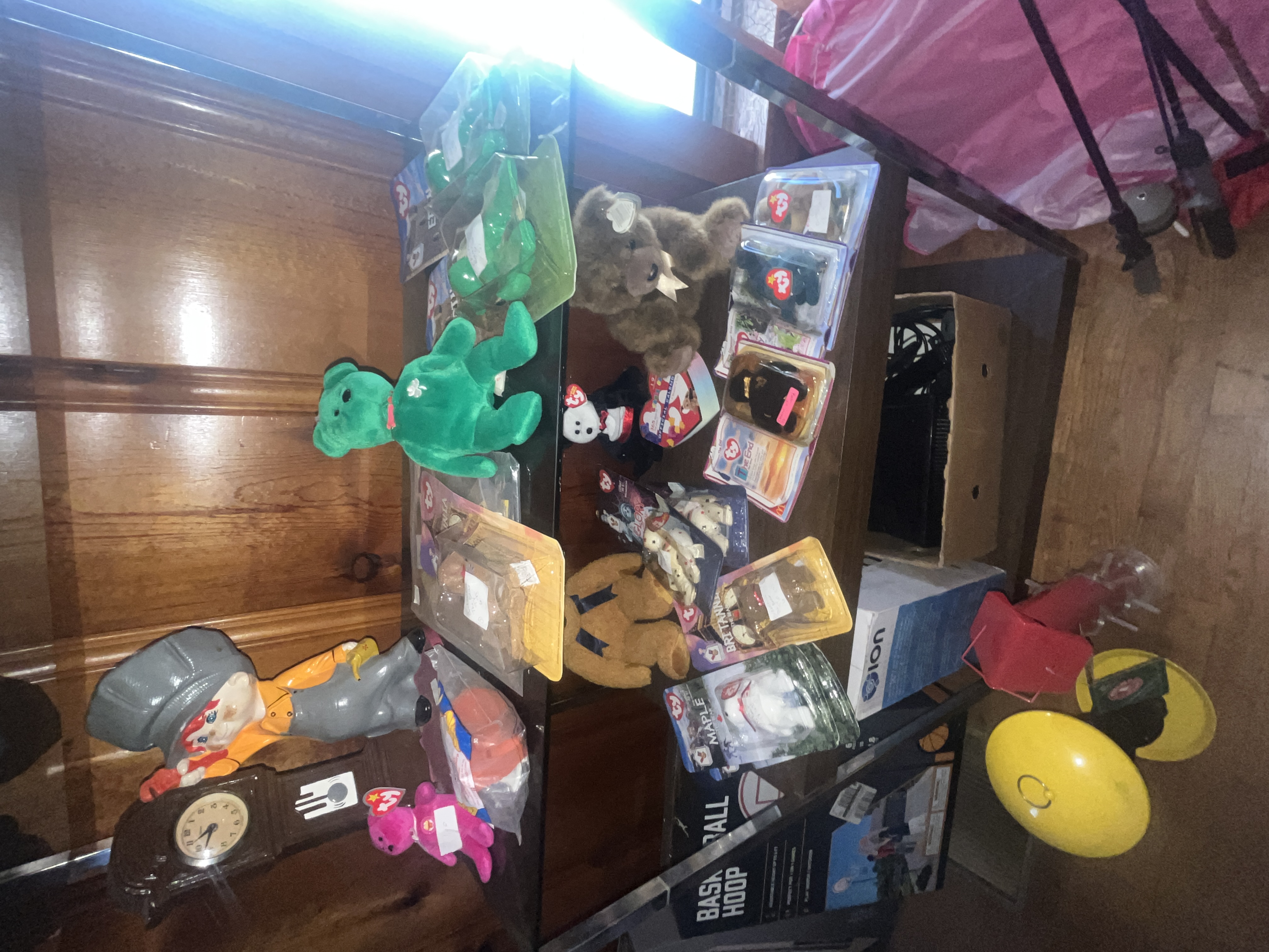 Real Estate & Retail Business Liquidation Image