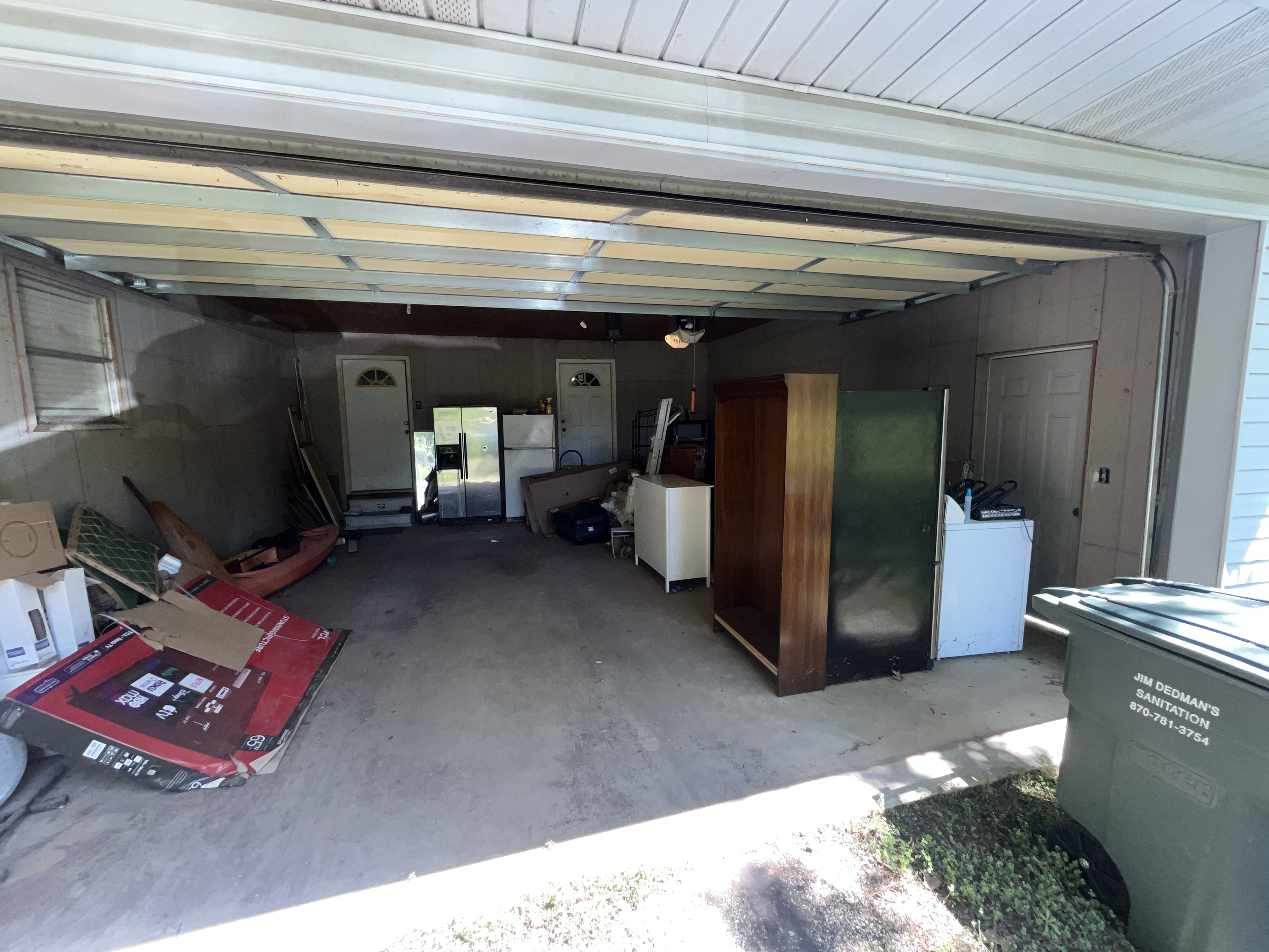 Real Estate & Personal Property Auction Image