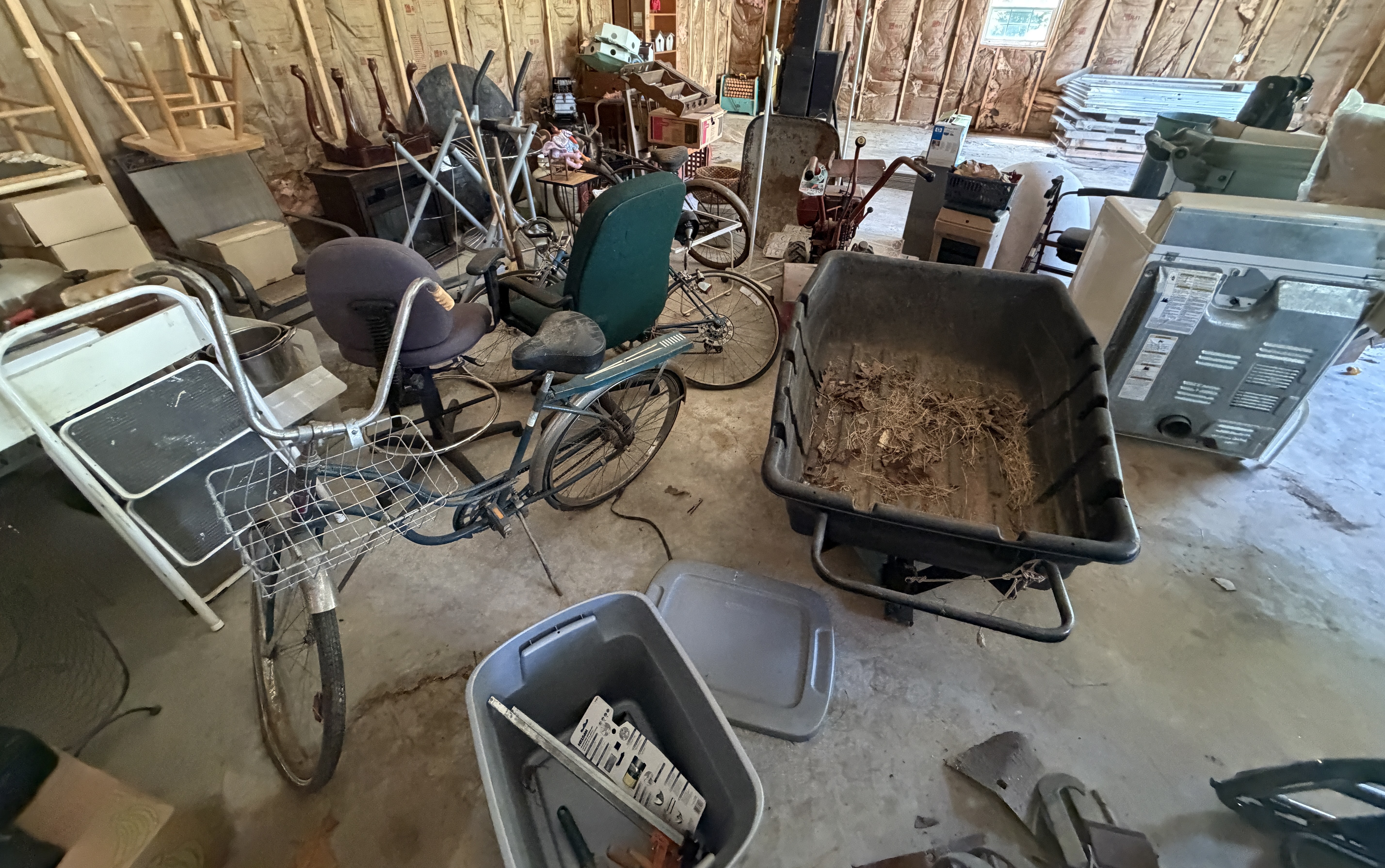 Estate Auction Image