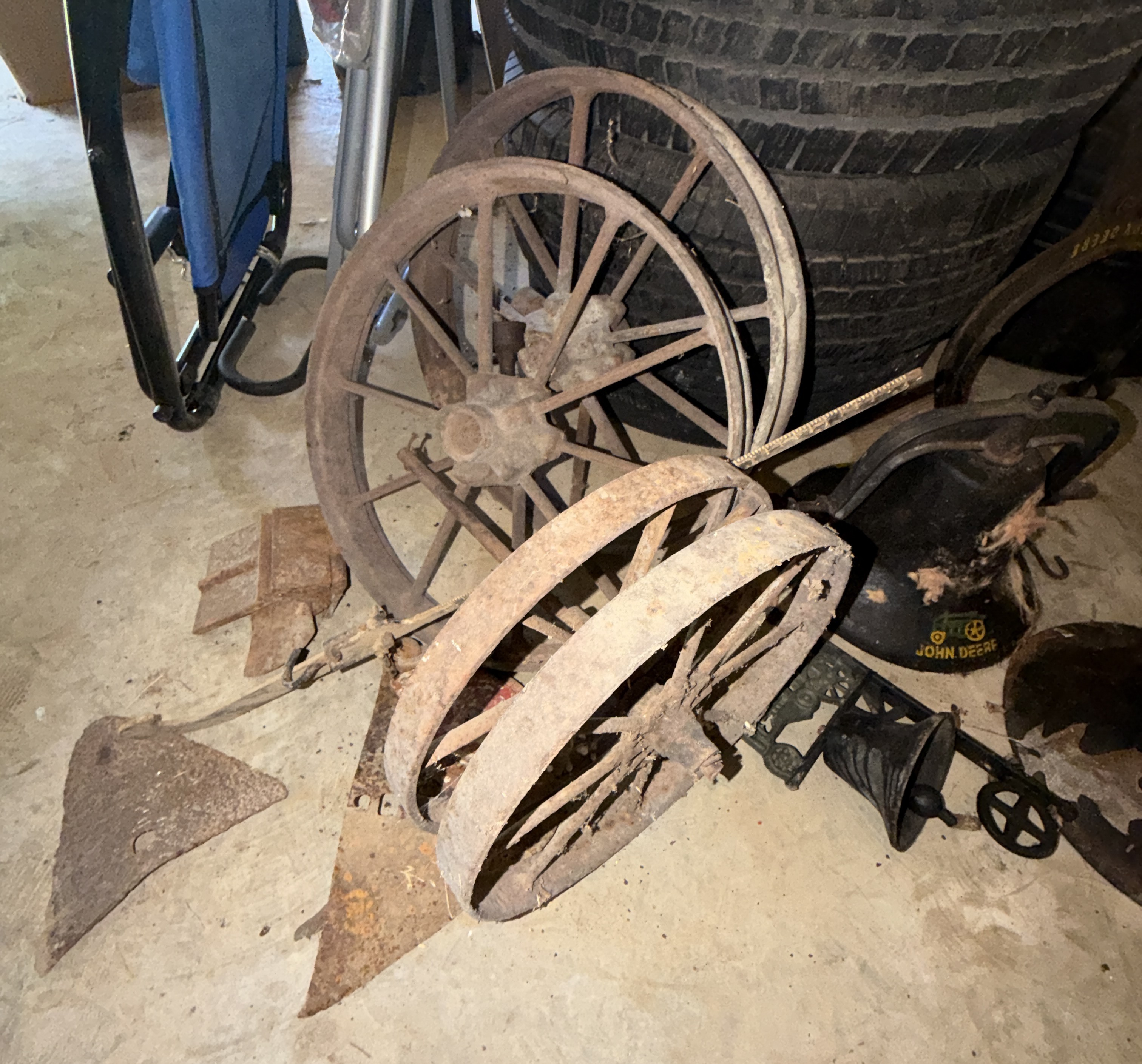 Estate Auction Image
