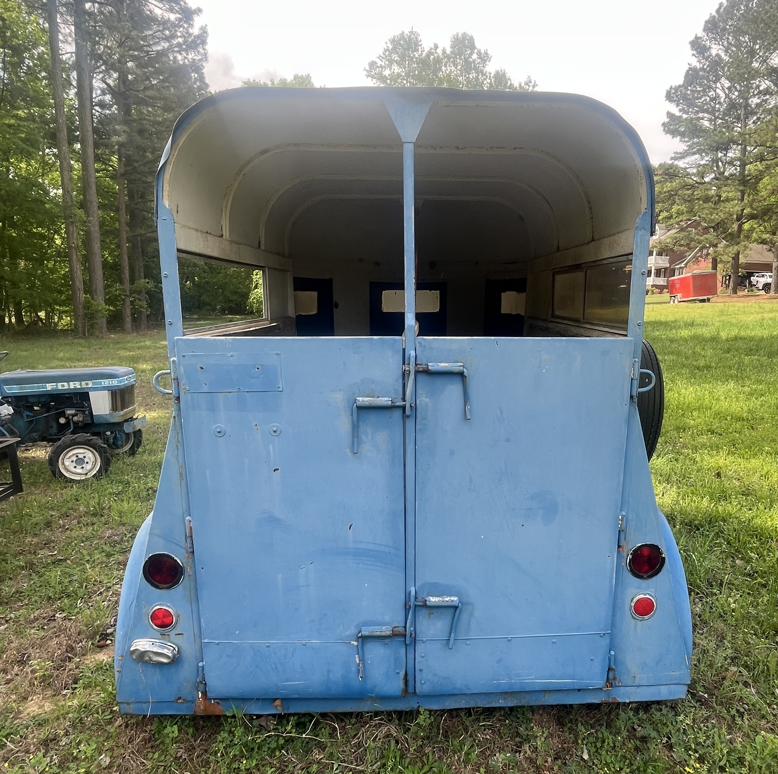 Moving Auction Image
