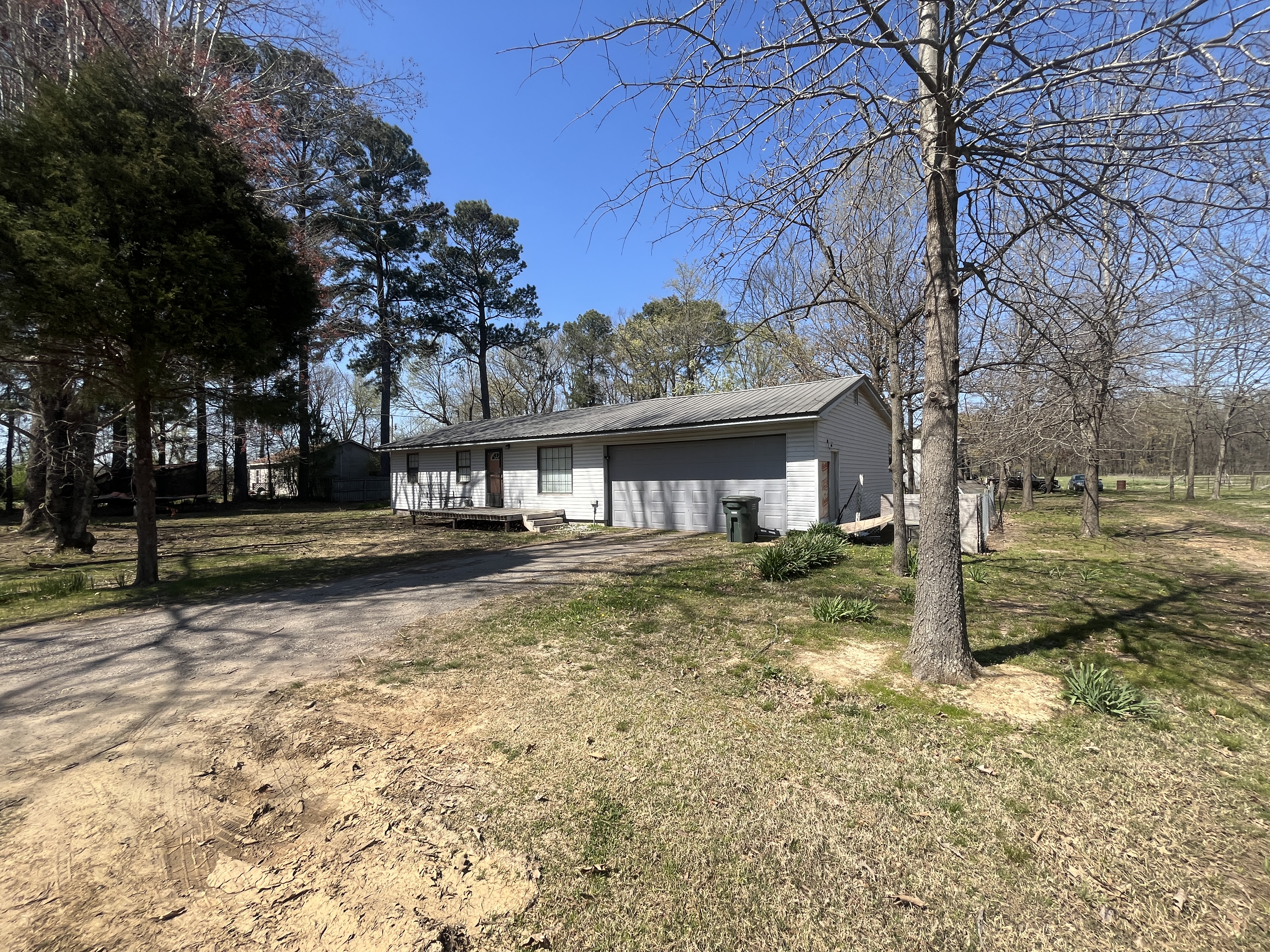 Real Estate & Personal Property Auction Image
