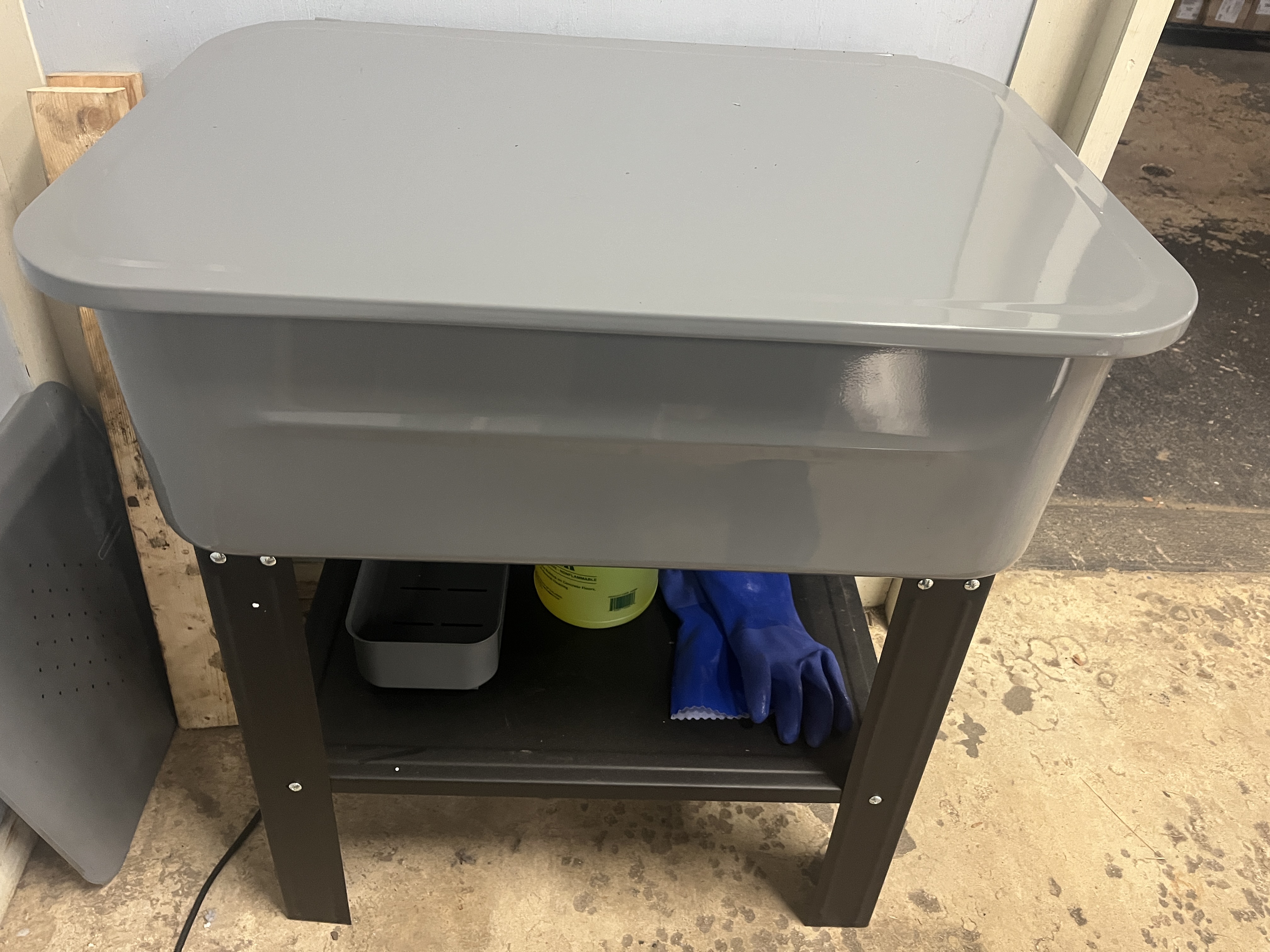 Appliance & Small Engine Parts Sellout Image