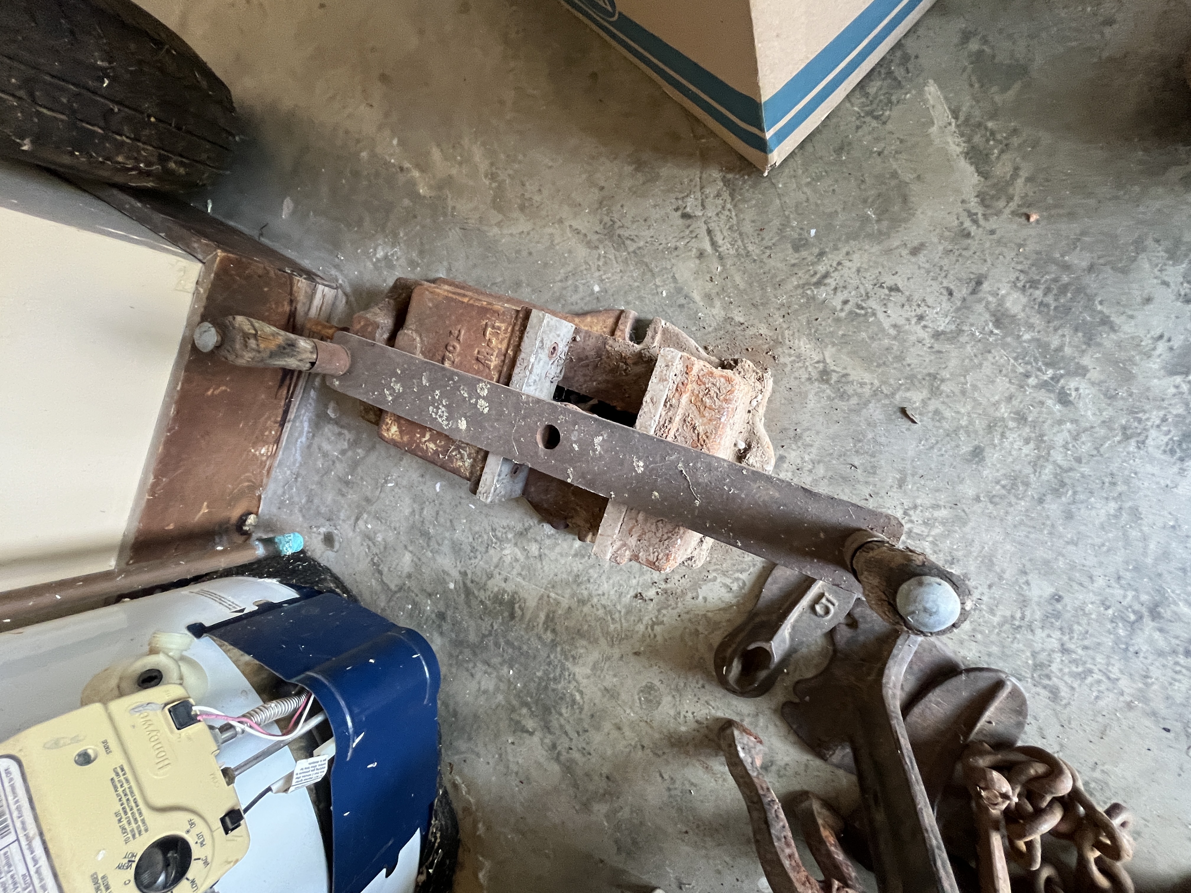 Moving Auction Image