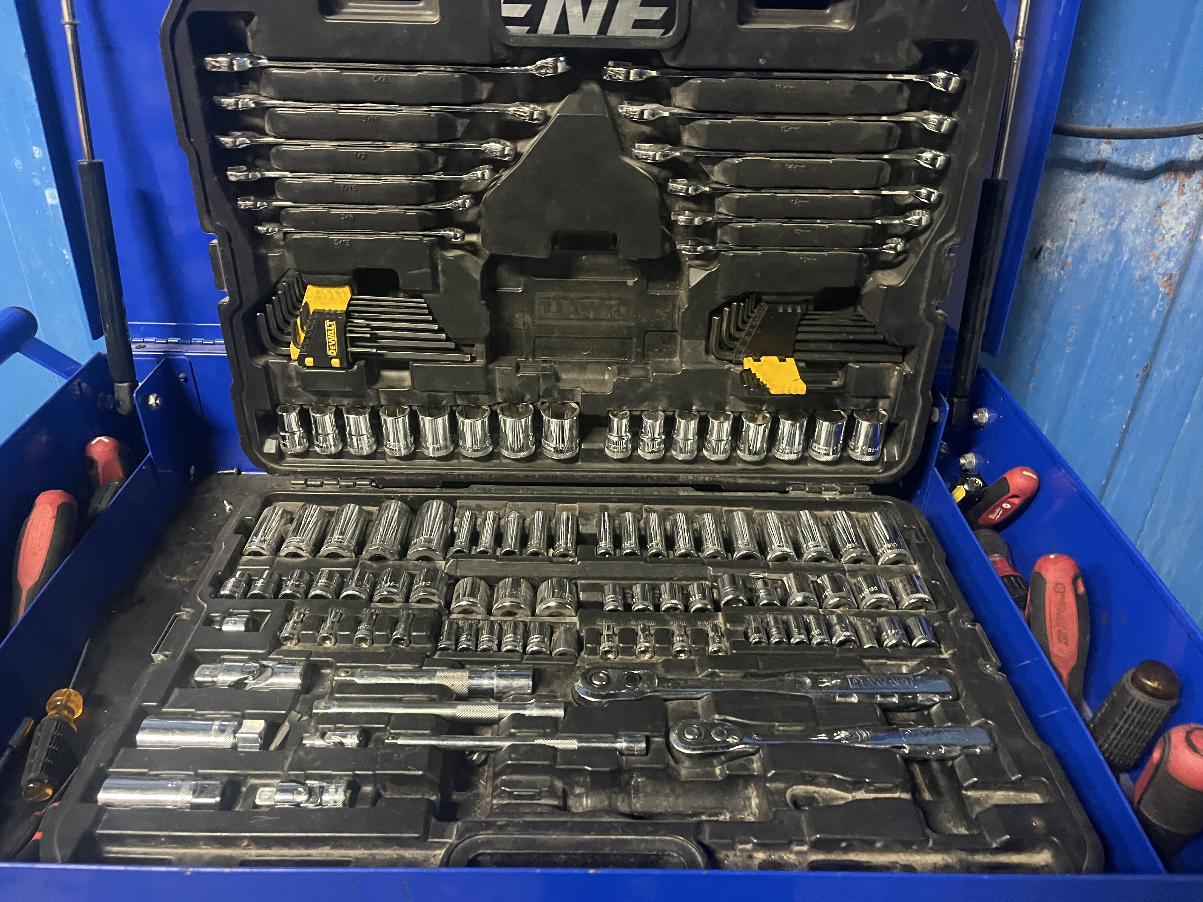 Appliance & Small Engine Parts Sellout Image