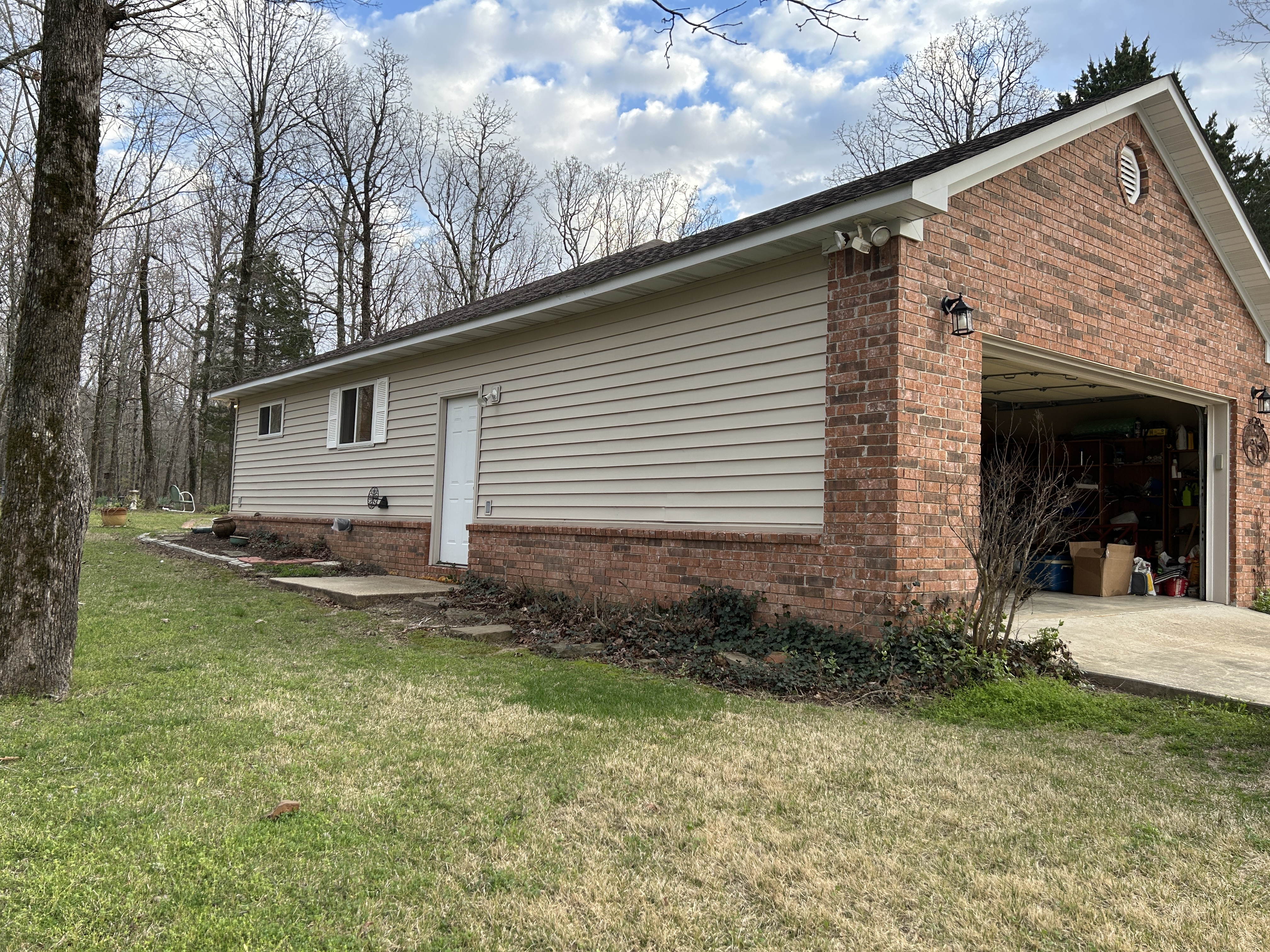 Real Estate & Personal Property Auction Image