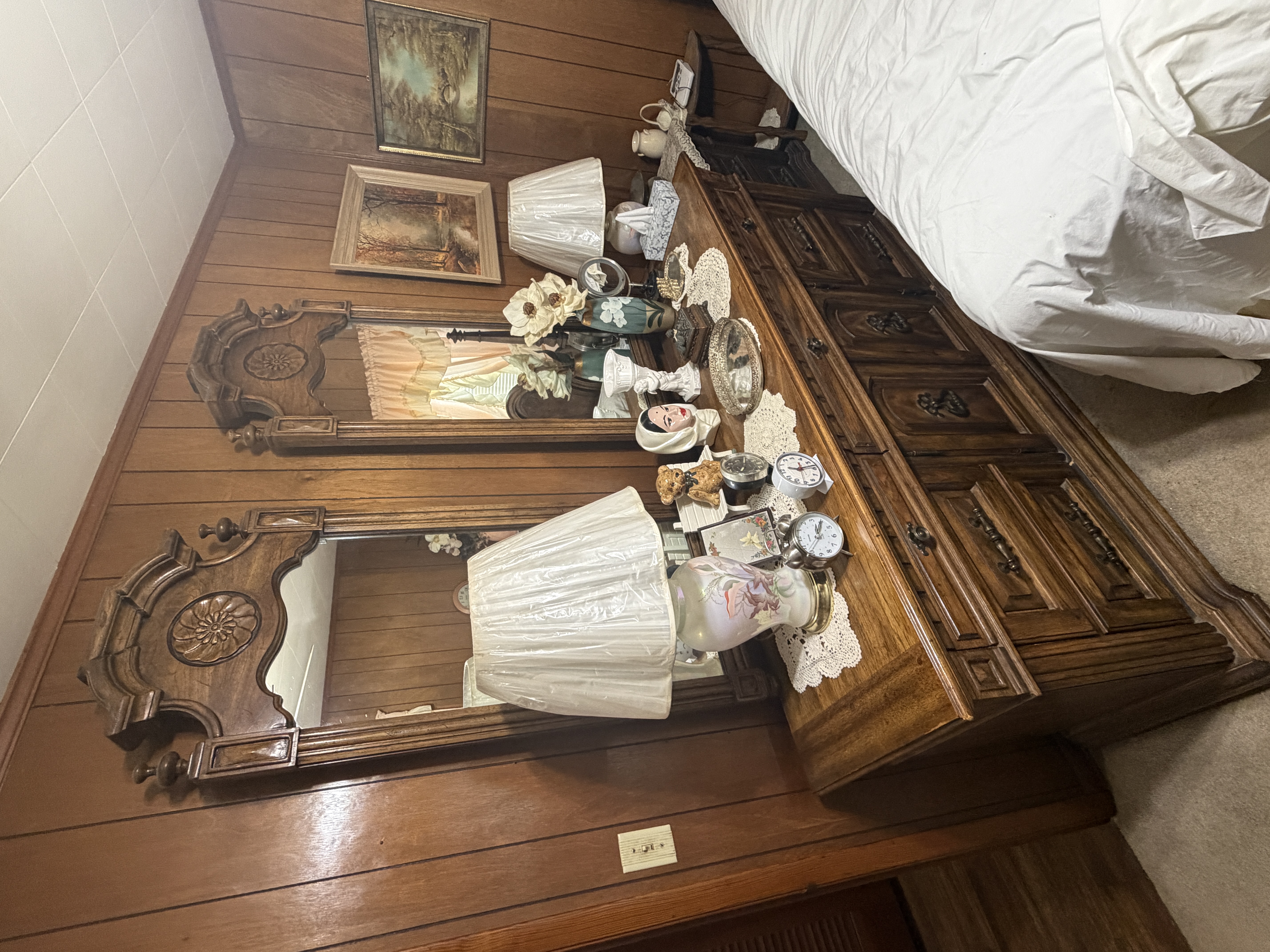 Estate Auction Image