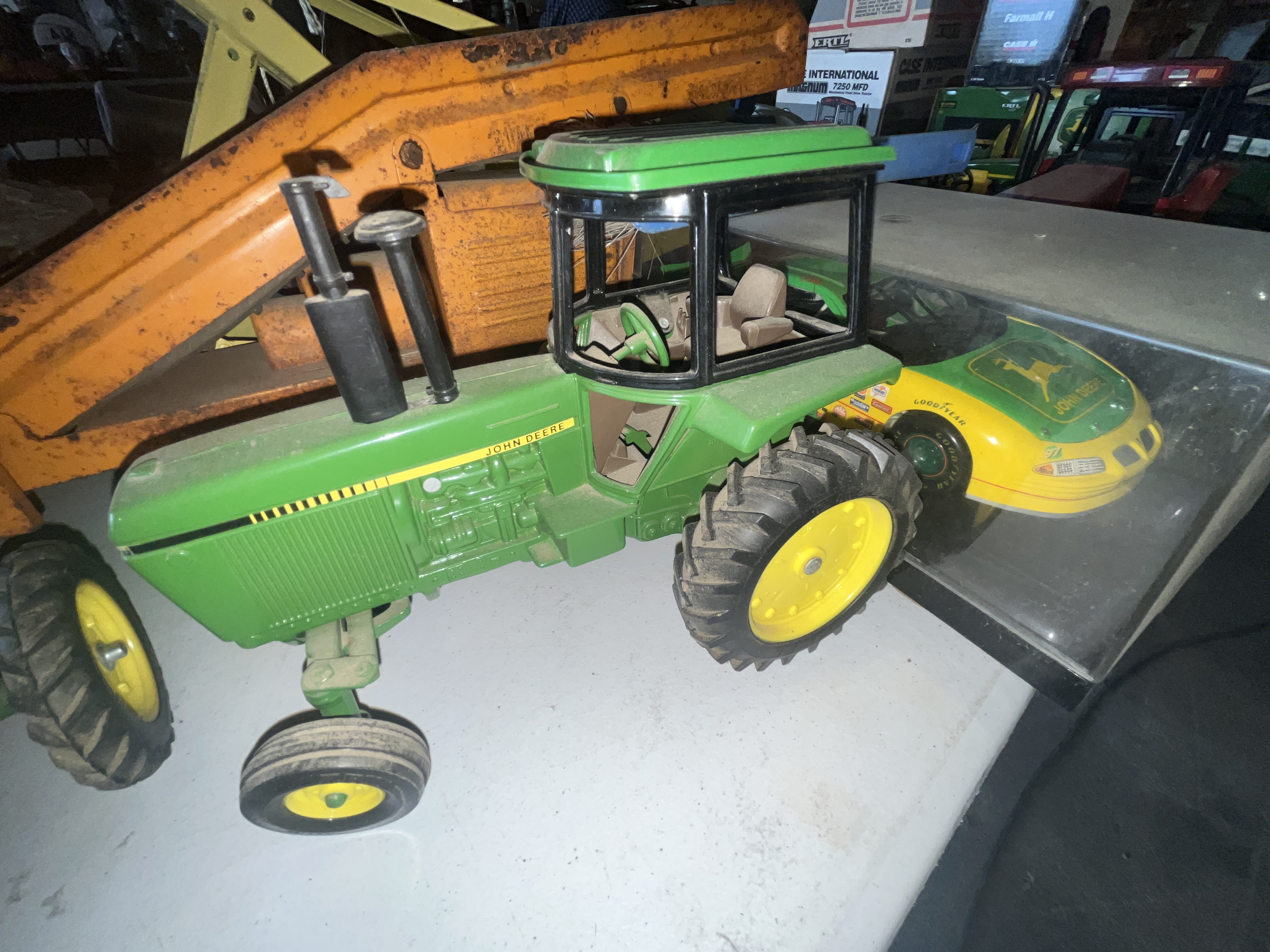 Collector's Dream Auction Image