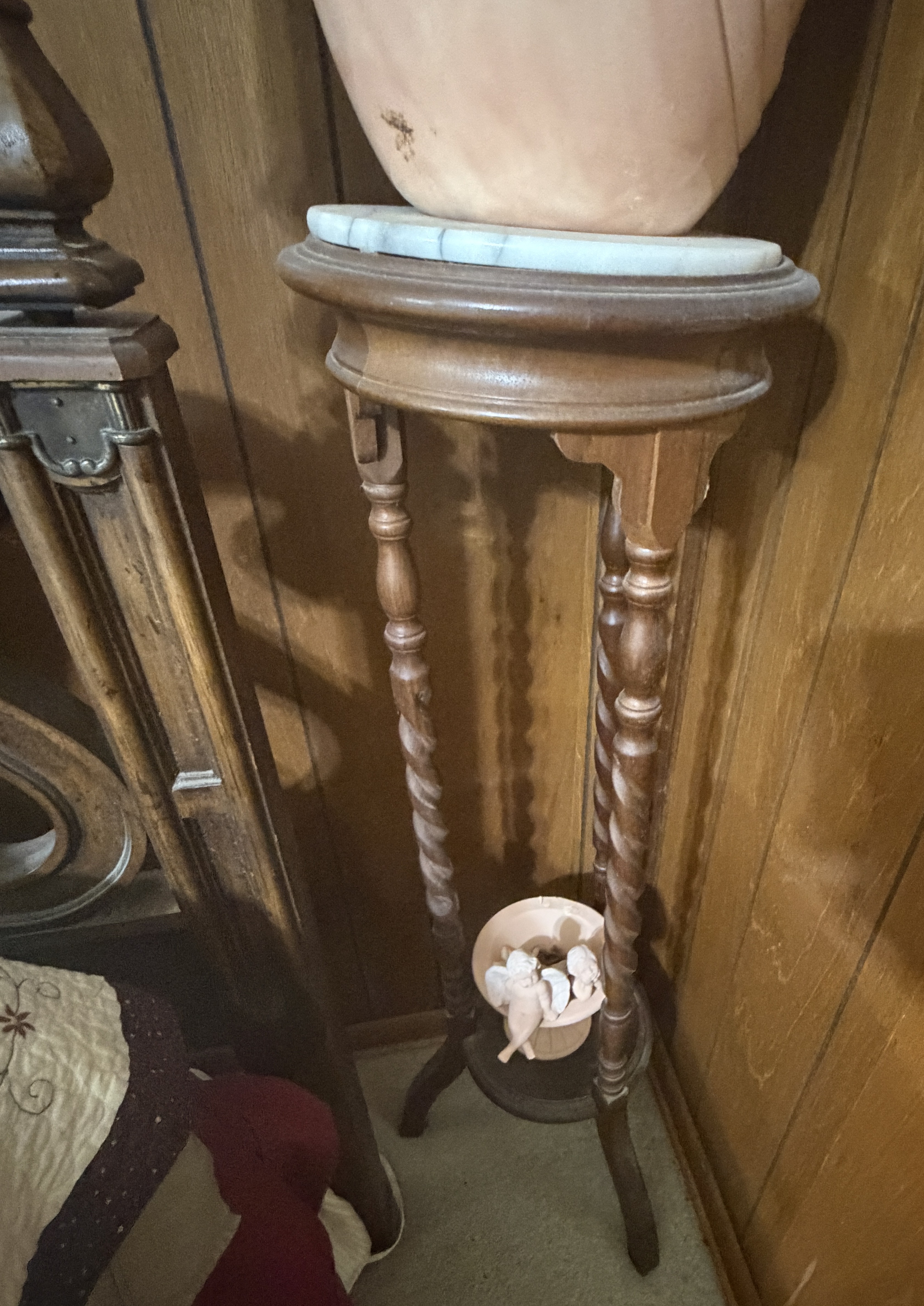 Estate Auction Image