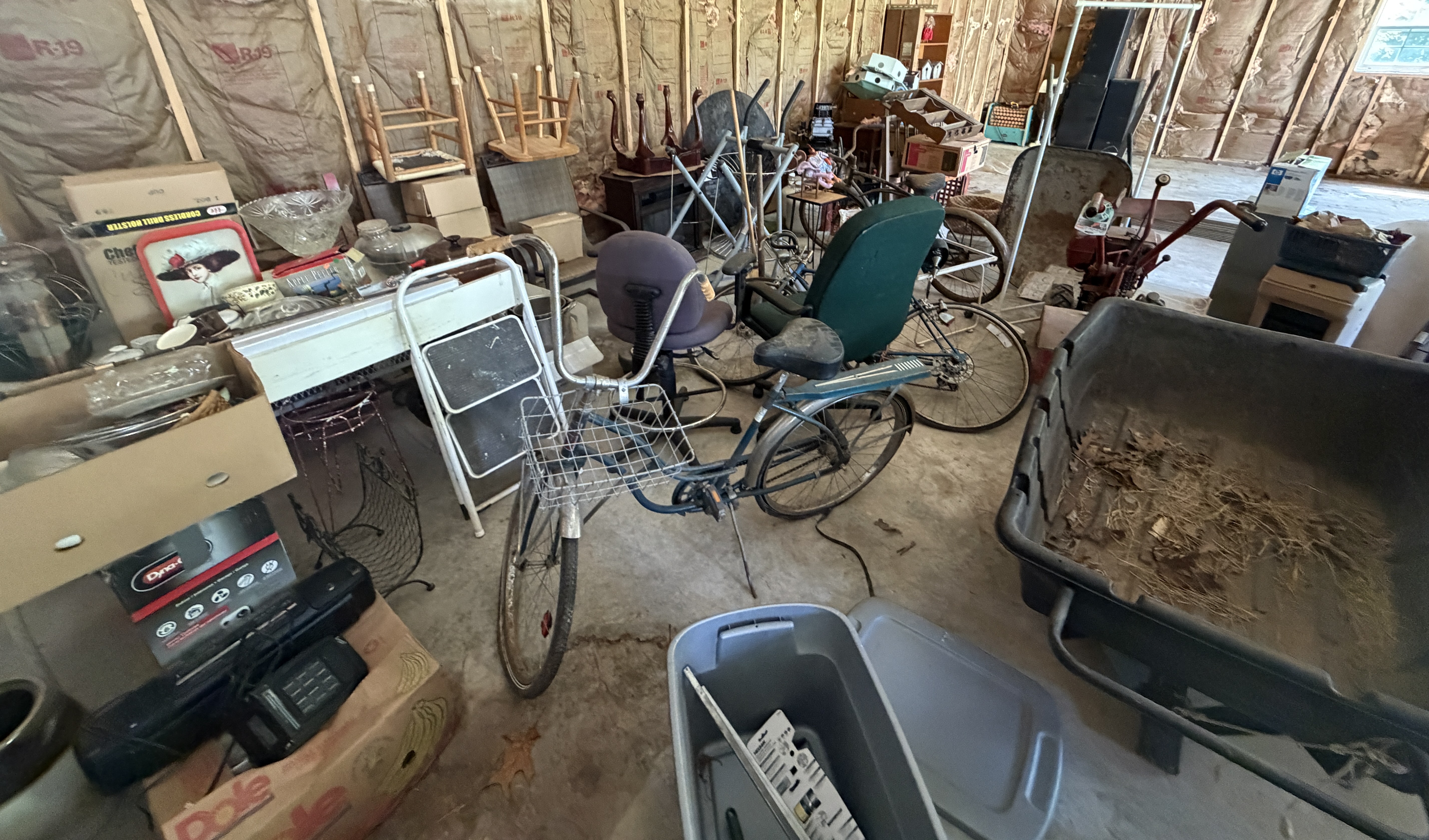 Estate Auction Image