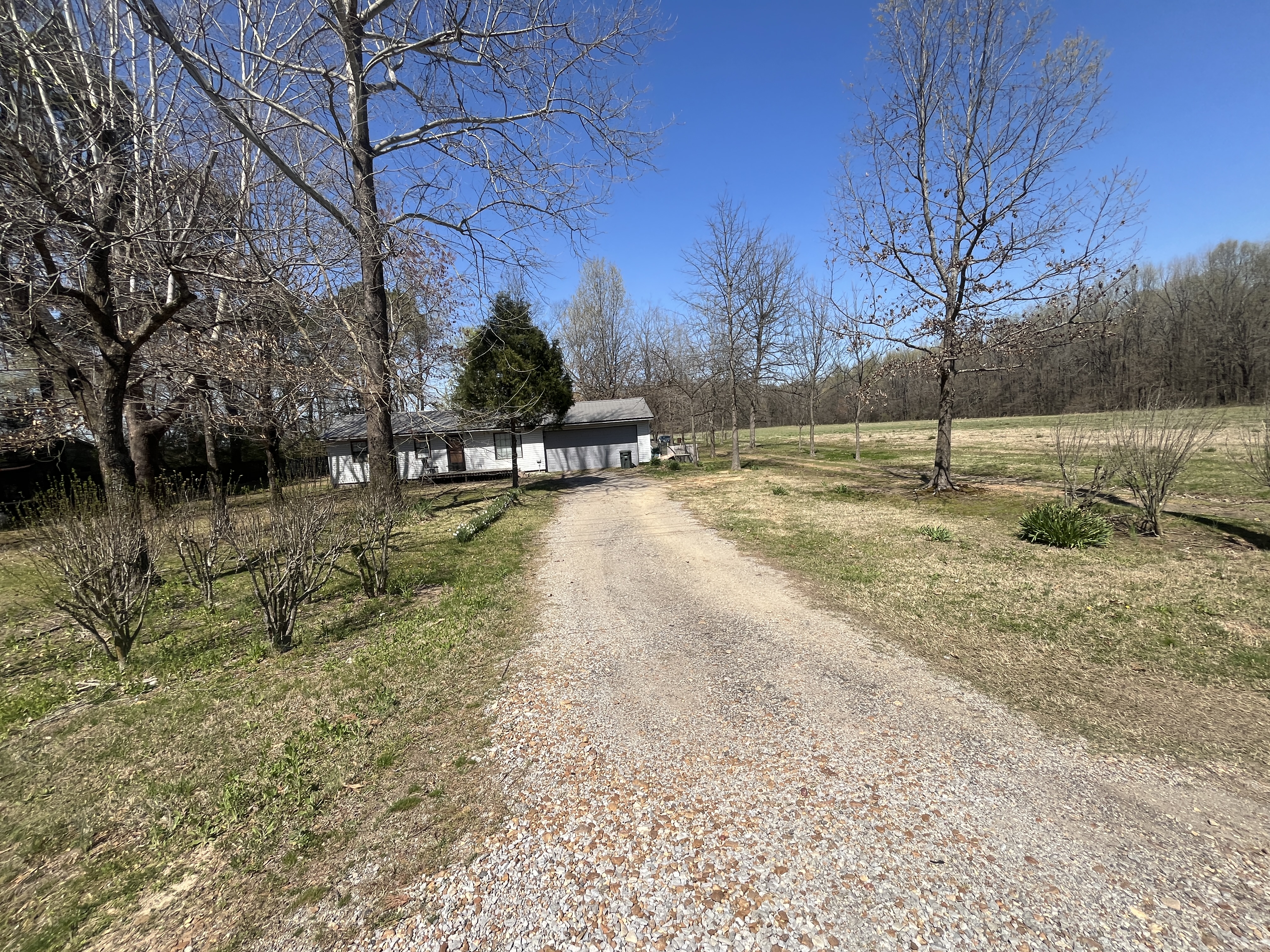 Real Estate & Personal Property Auction Image