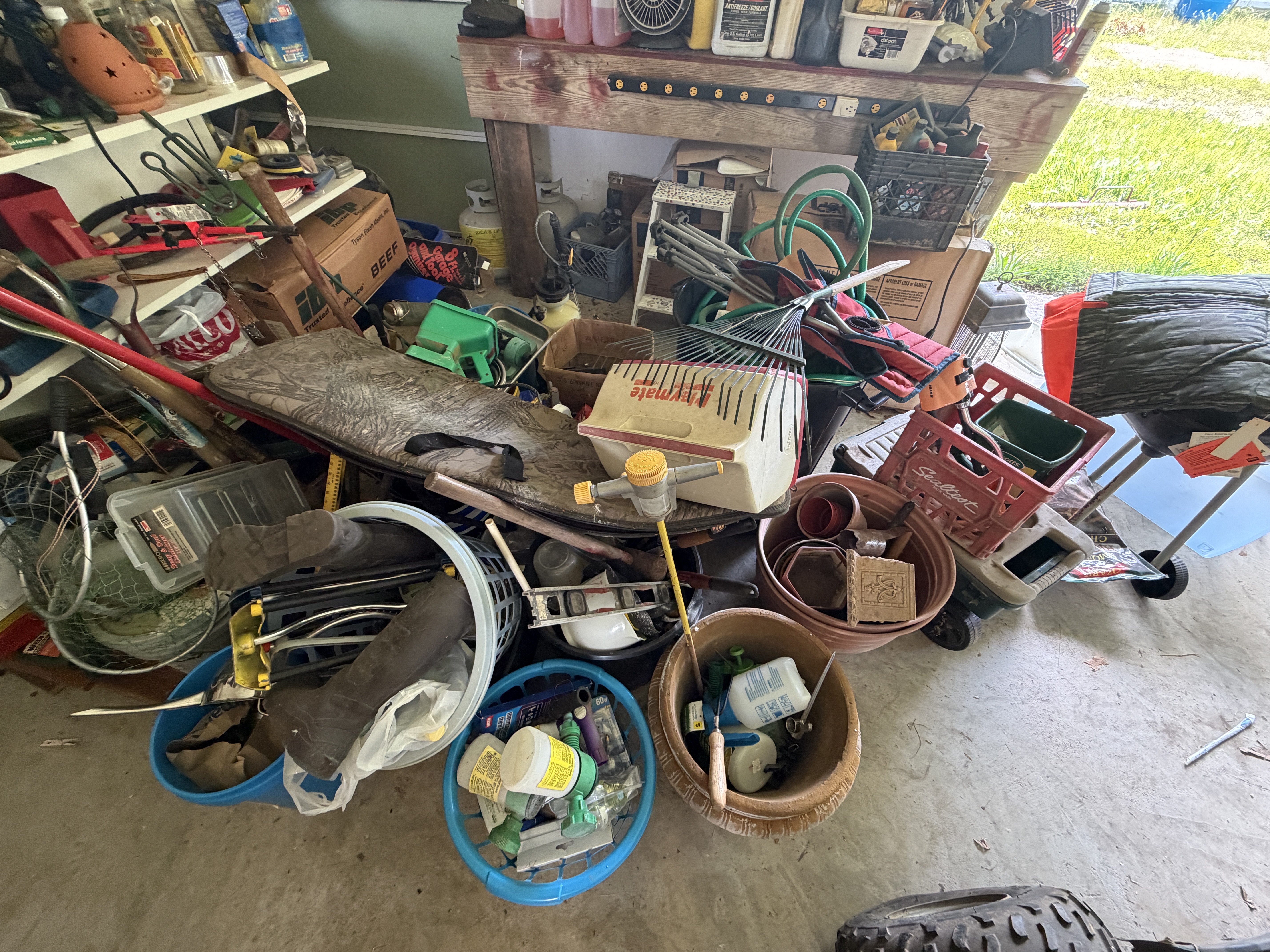 Estate Auction Image