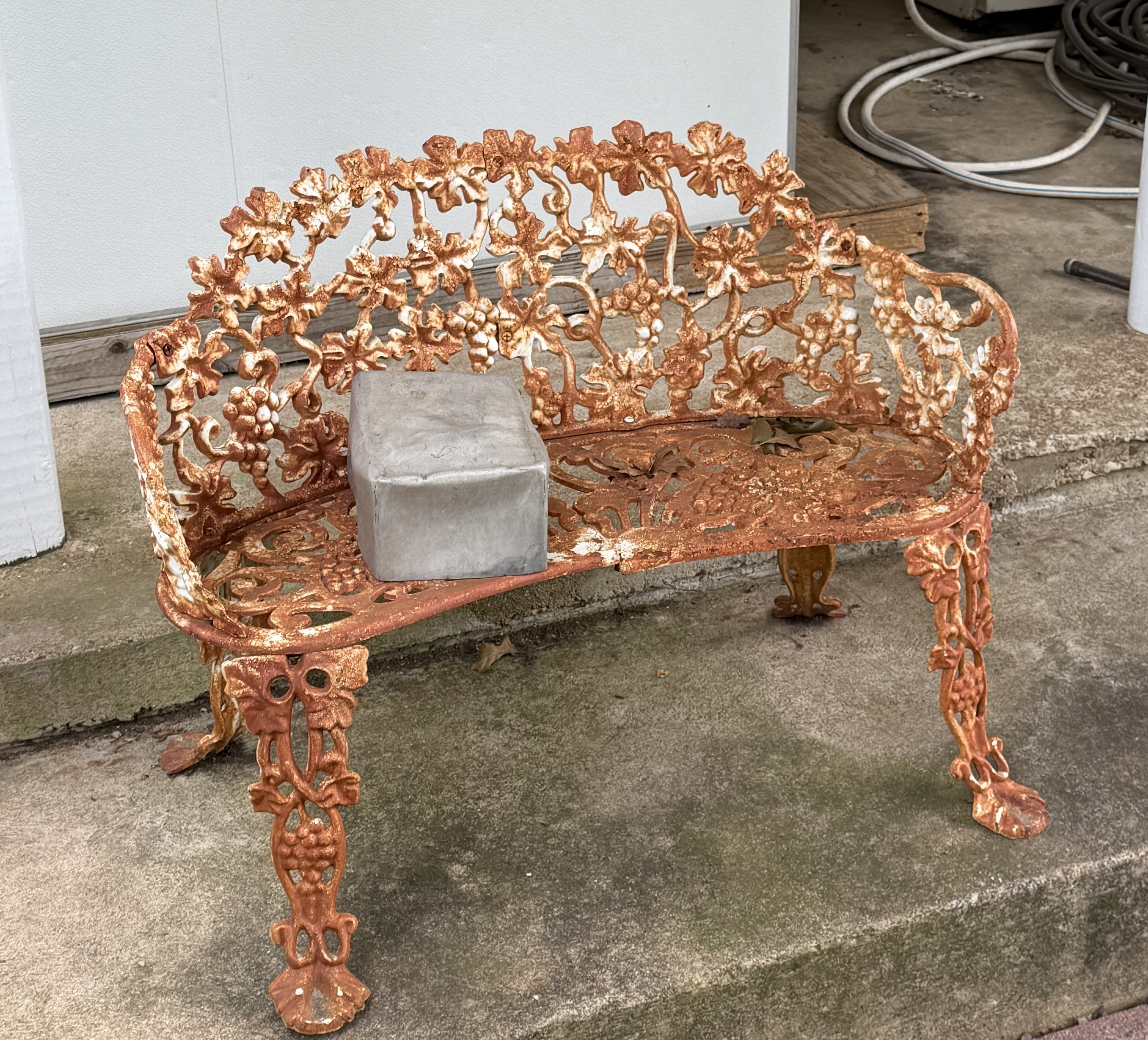 Estate Auction Image