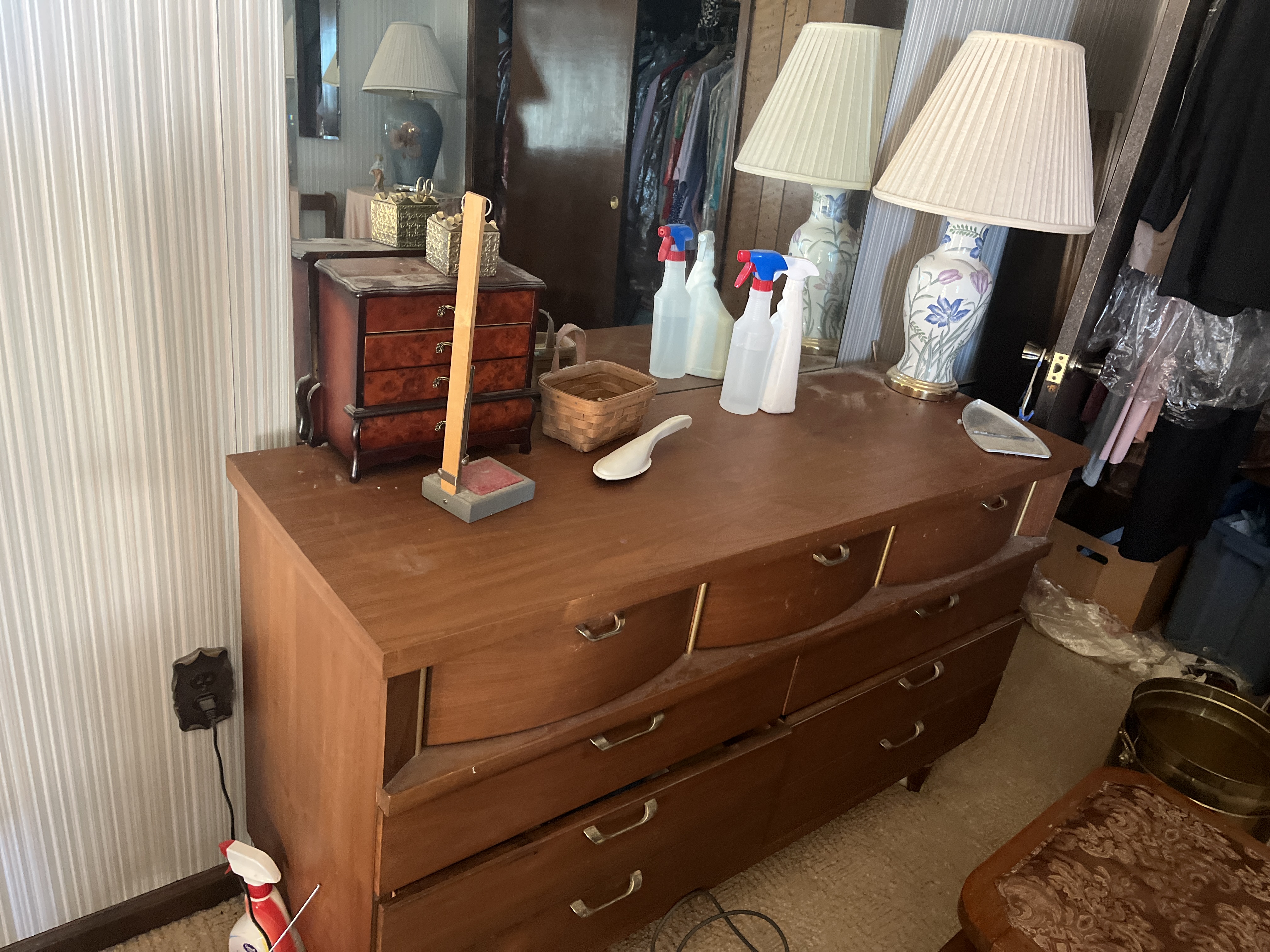 Living Estate of Ms Mary Schug Image