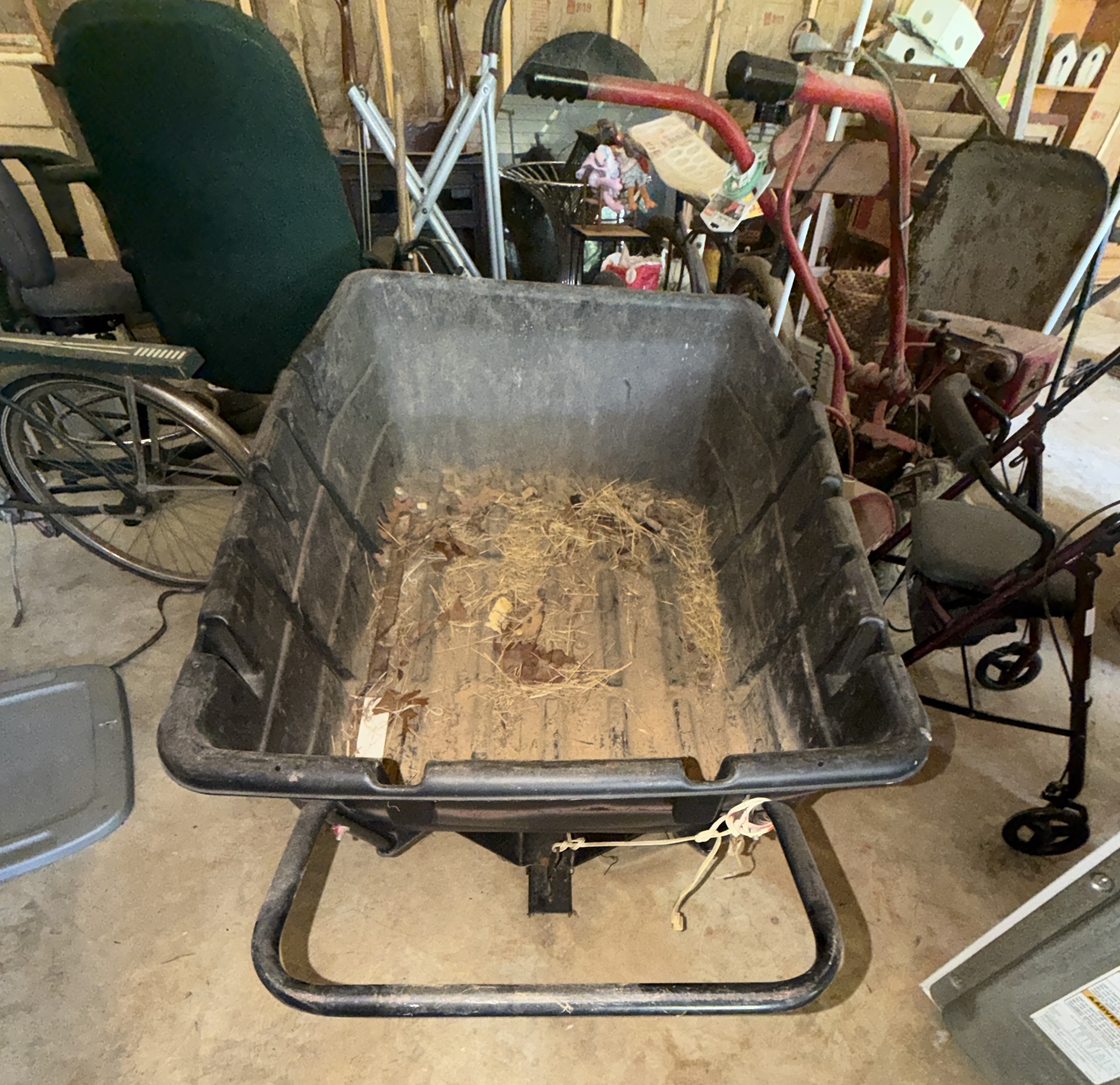 Estate Auction Image