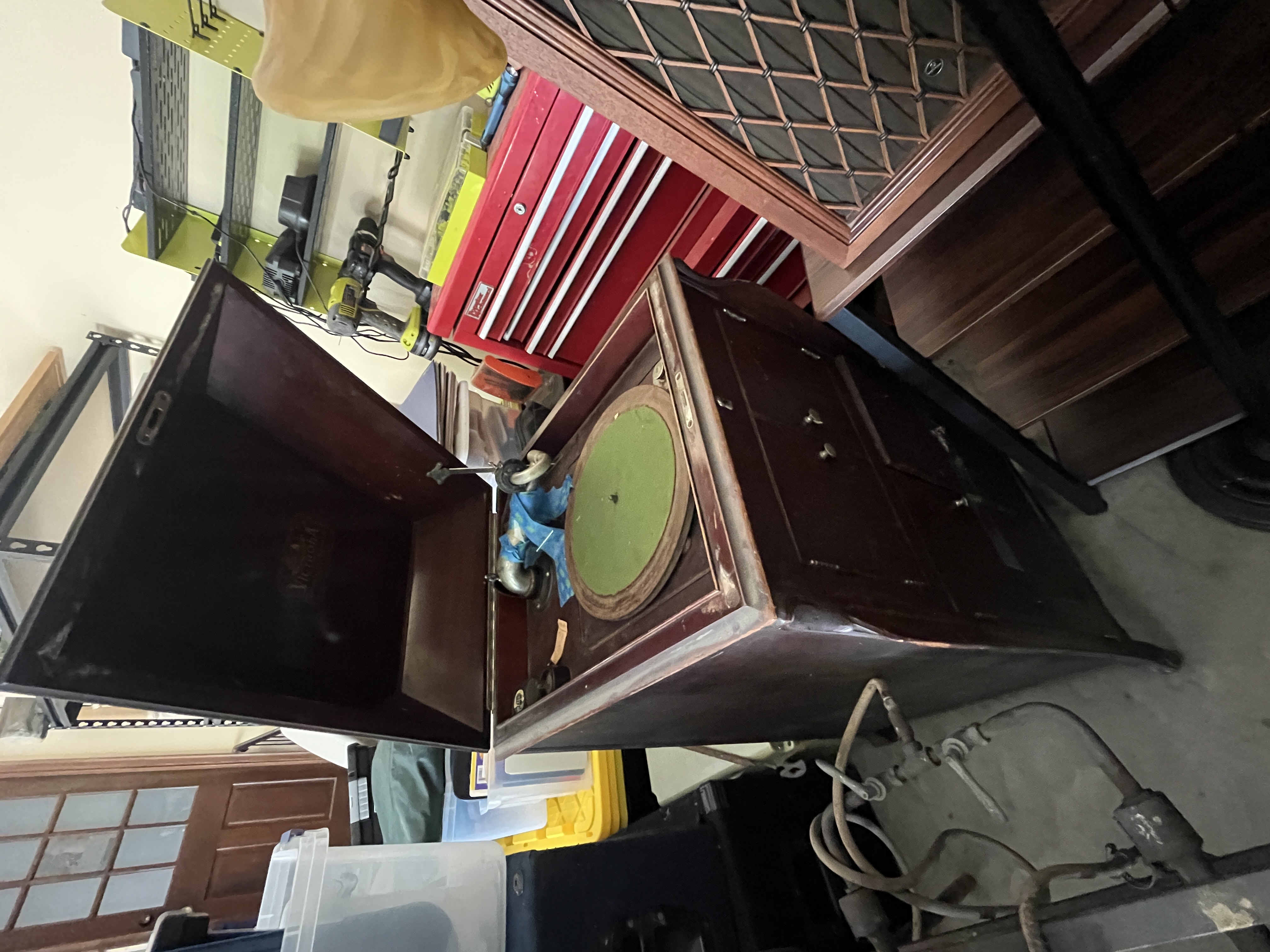 Moving Auction Image