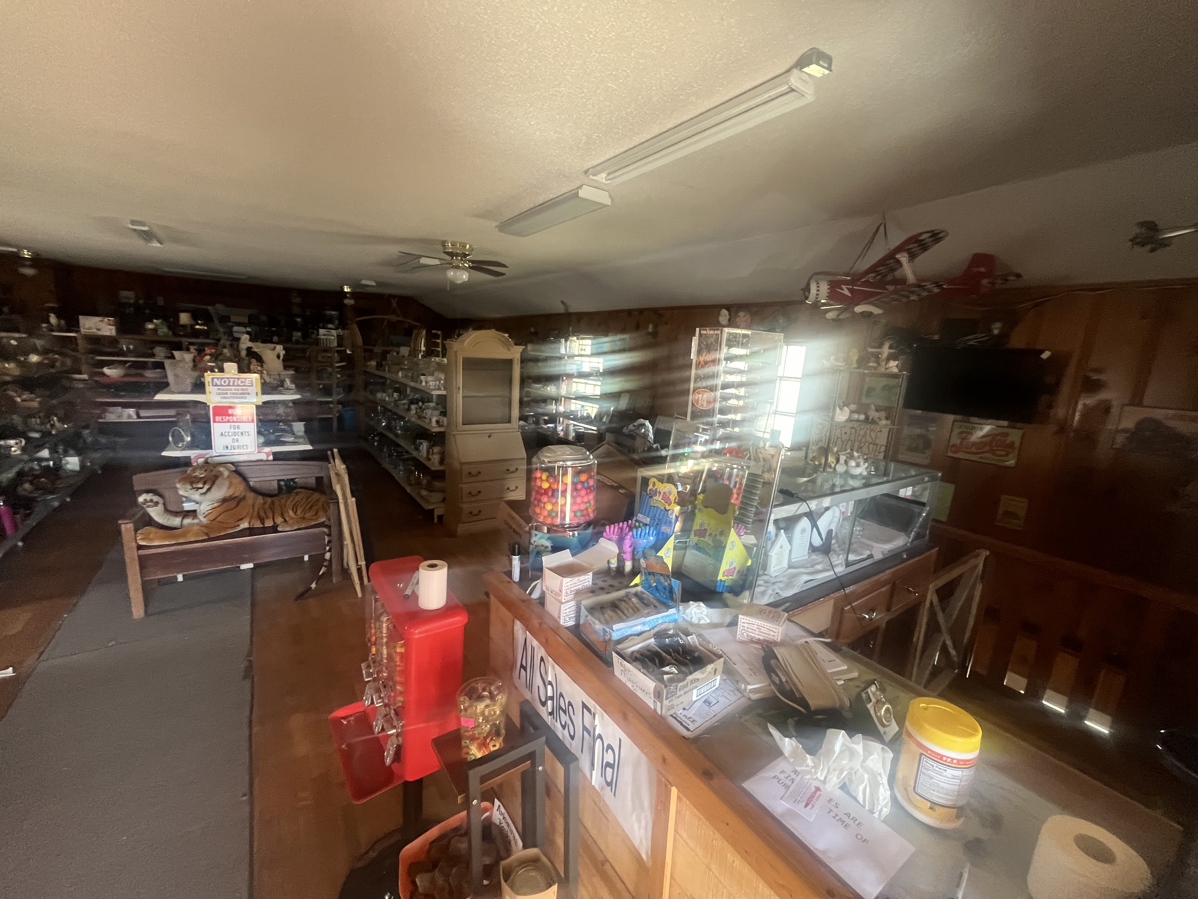 Real Estate & Retail Business Liquidation Image