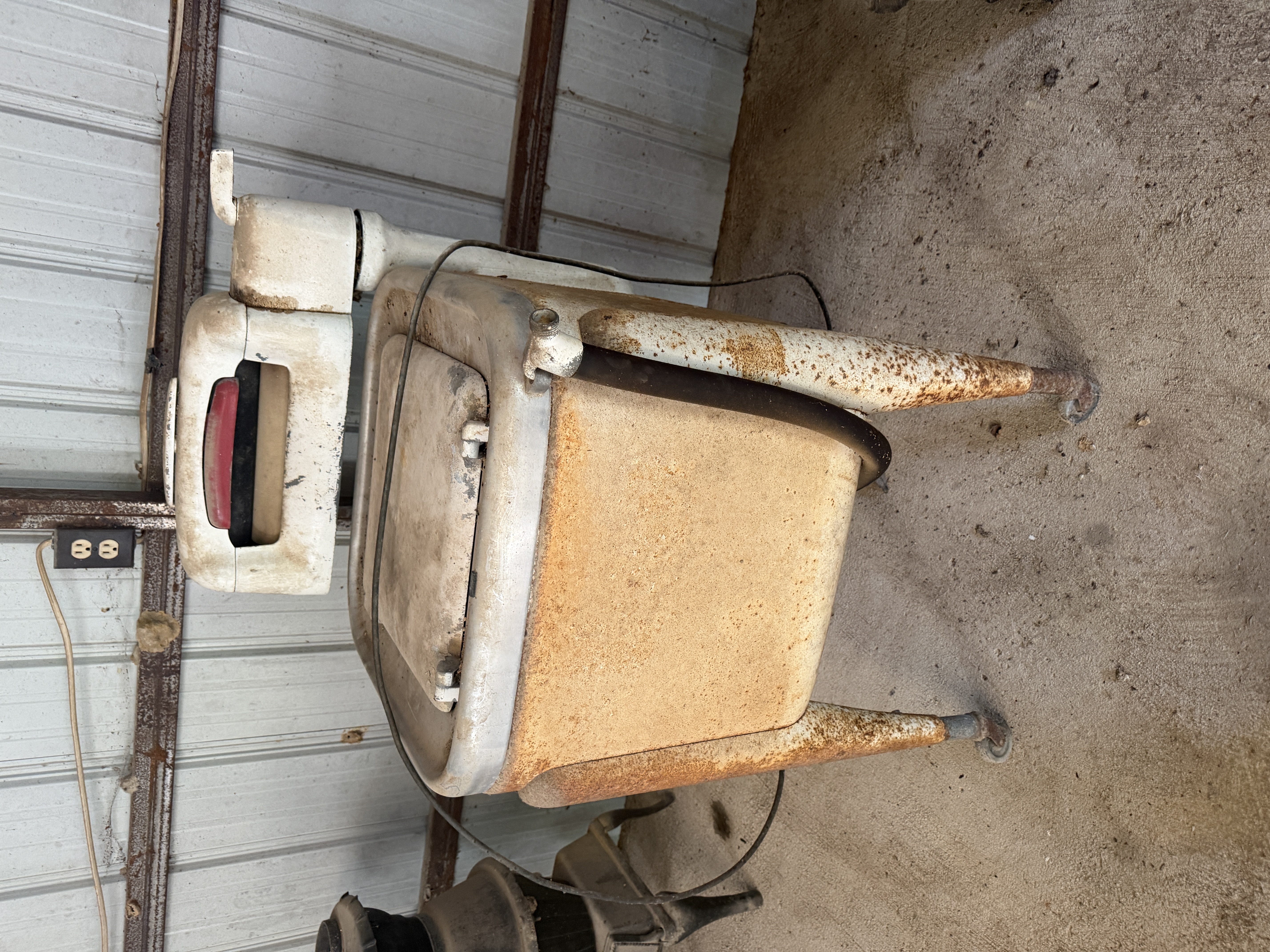 Moving/Reduction Auction Image