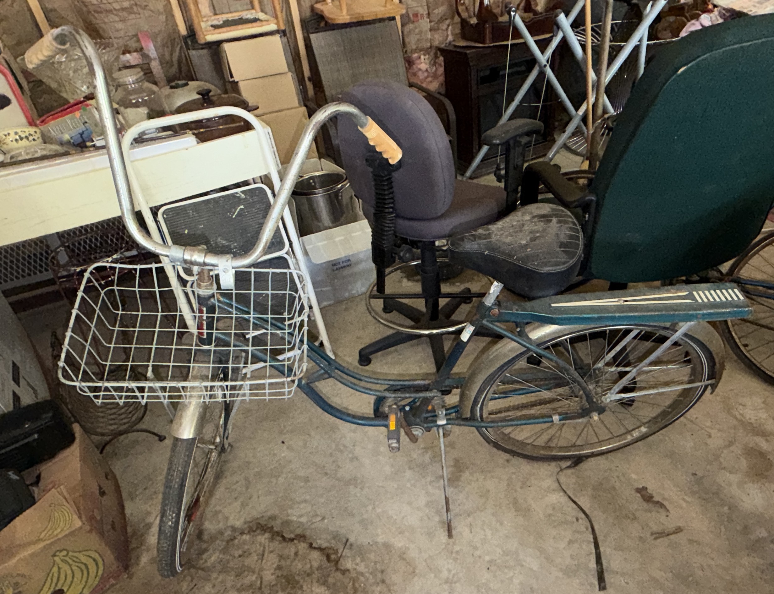 Estate Auction Image
