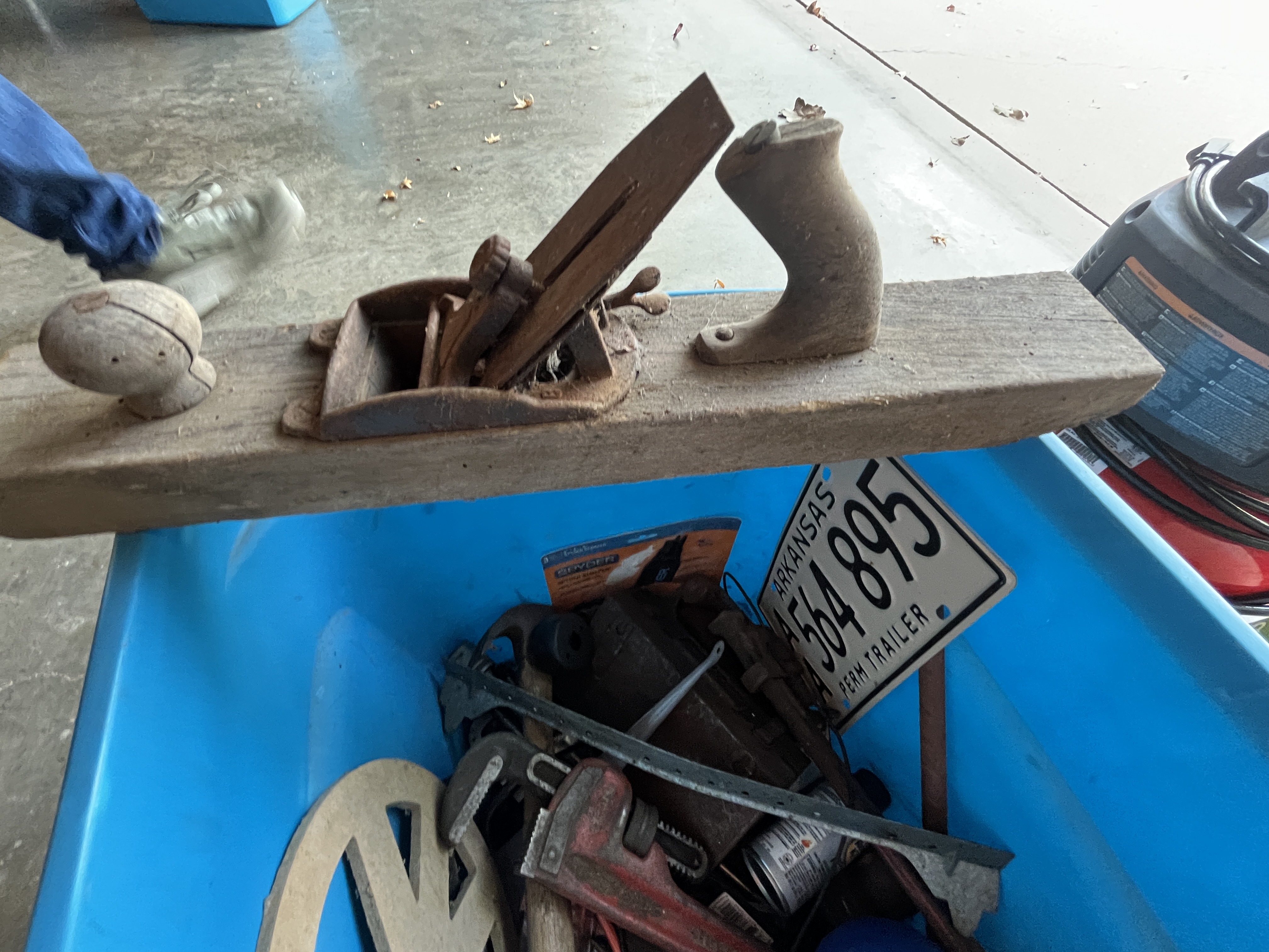 Moving Auction Image