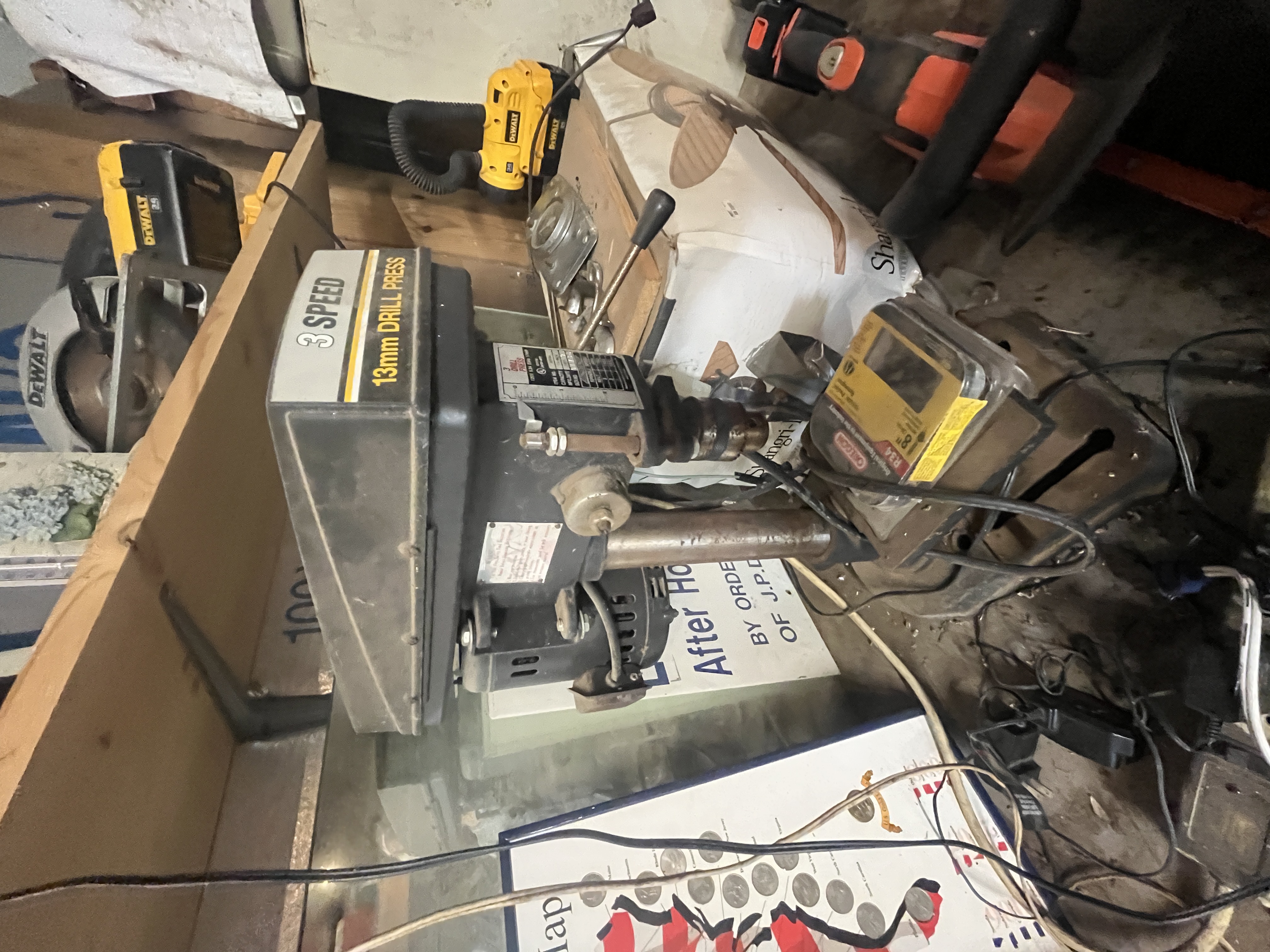 Moving Auction Image