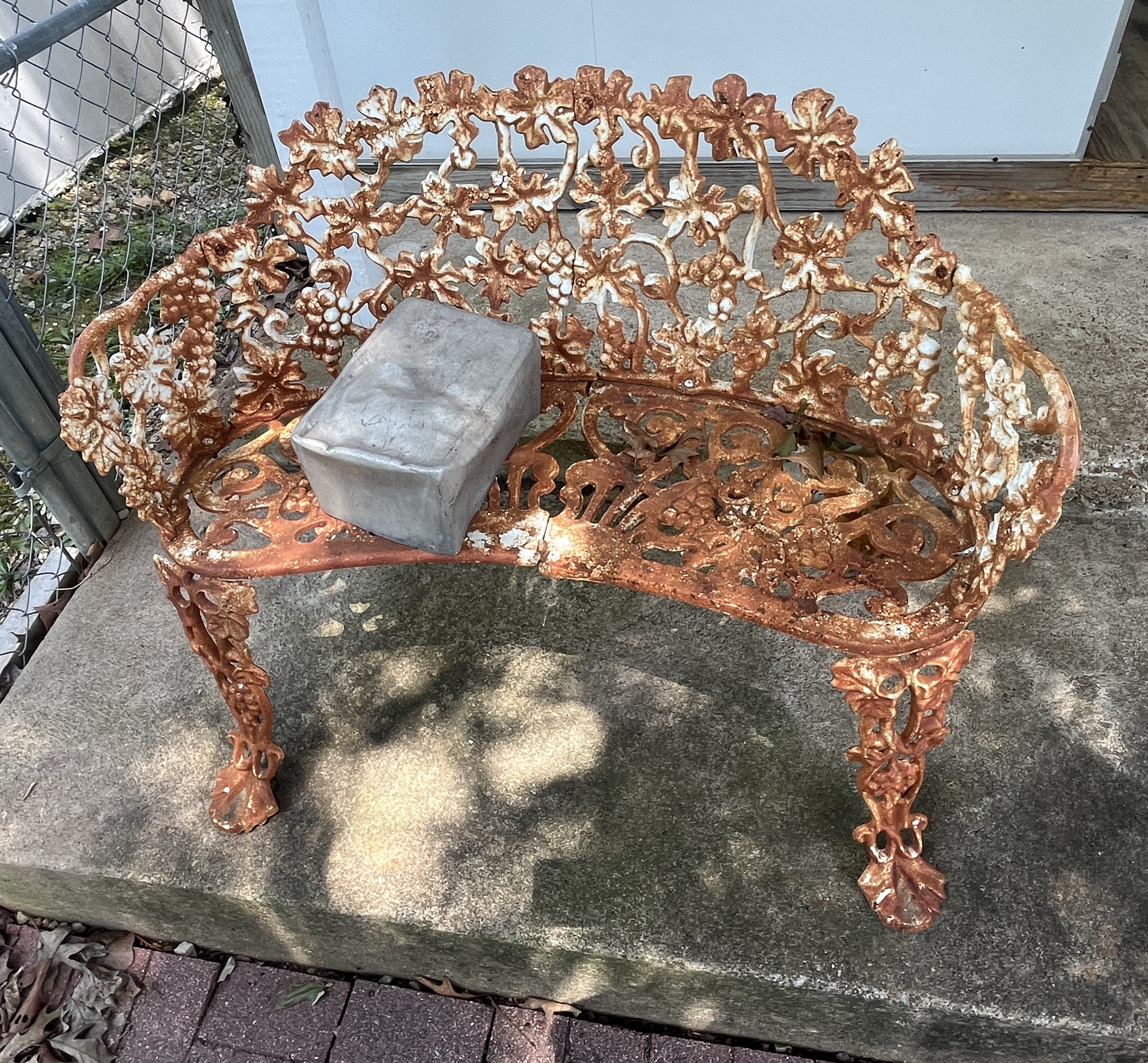 Estate Auction Image