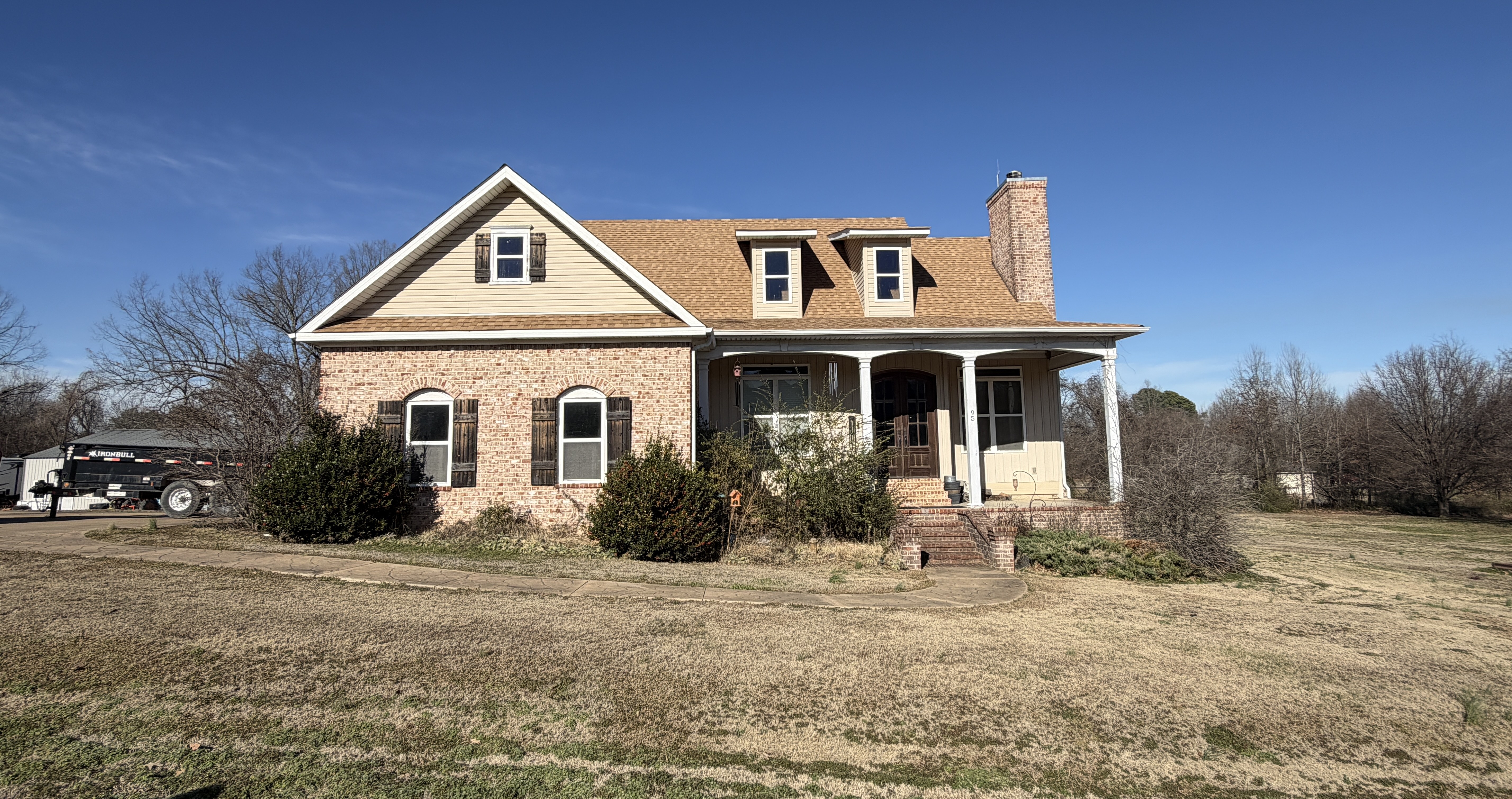 Real Estate & Personal Property Auction Image