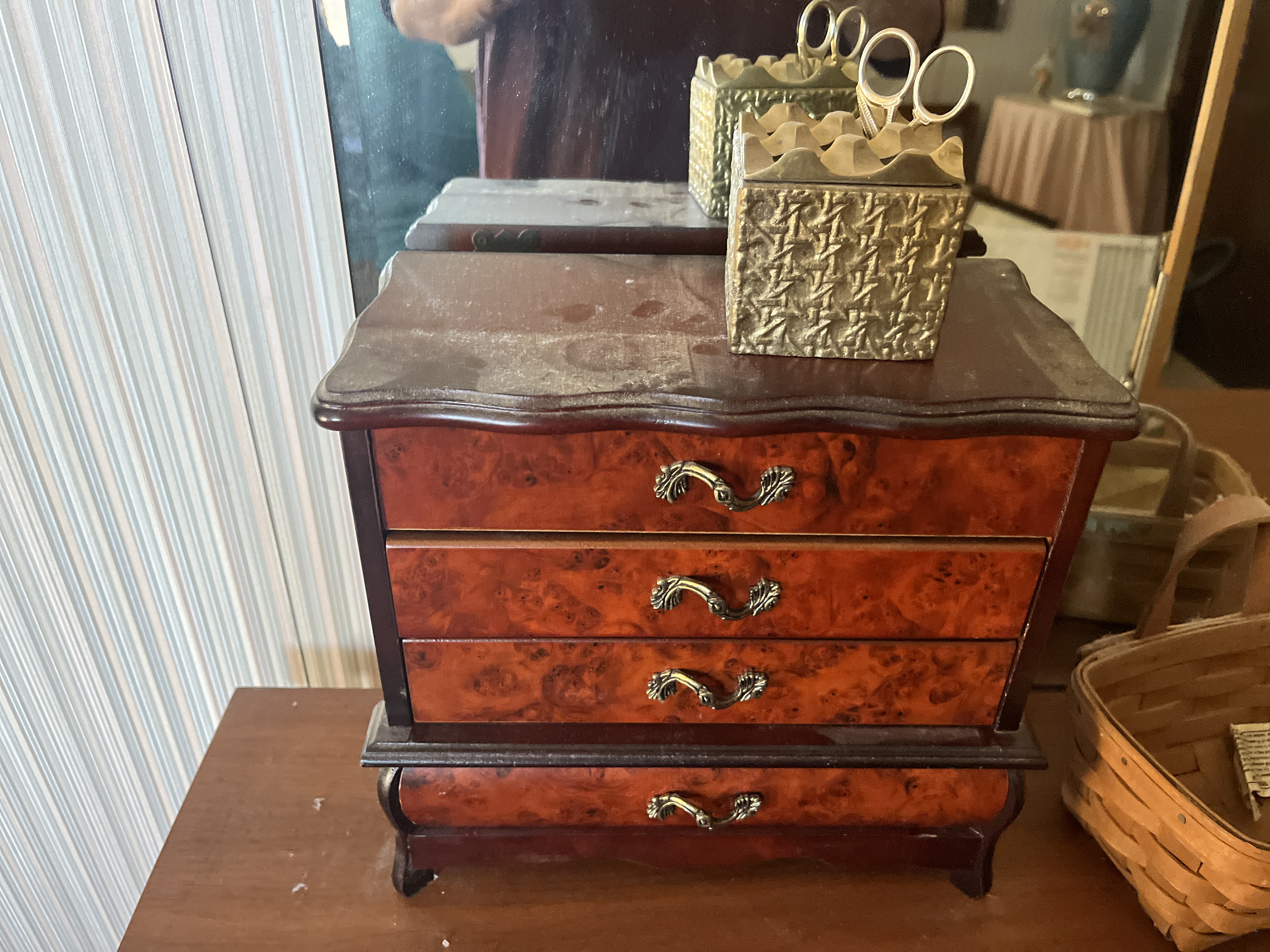 Living Estate of Ms Mary Schug Image